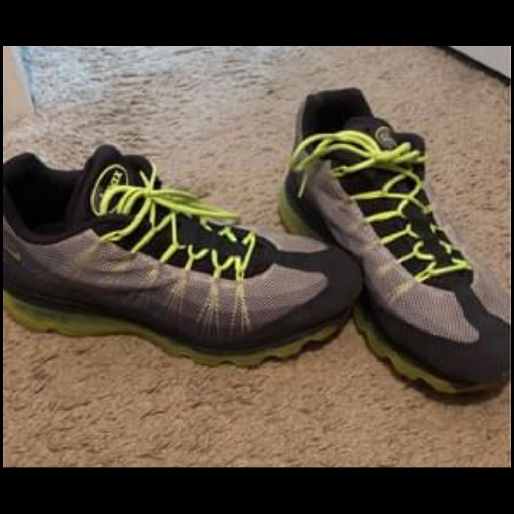 Nike women’s shoes 8